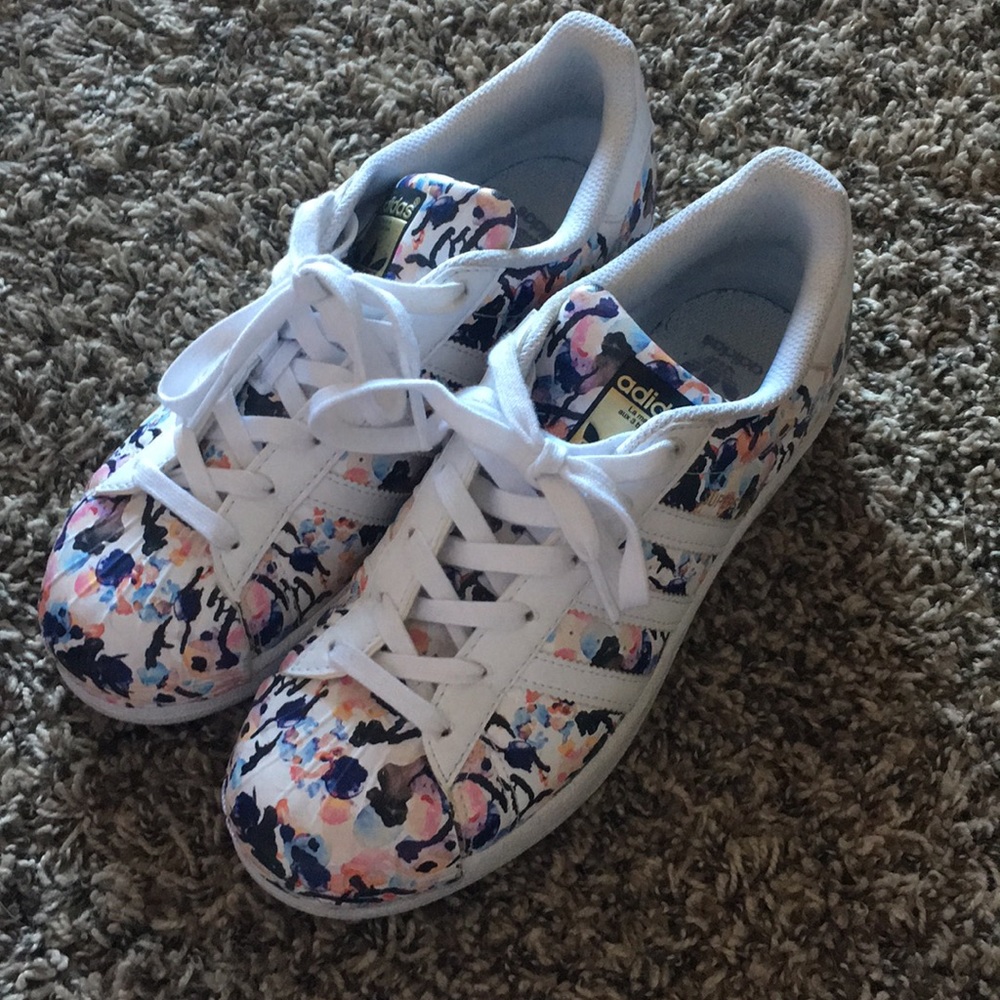 Floral Adidas Superstars EUC